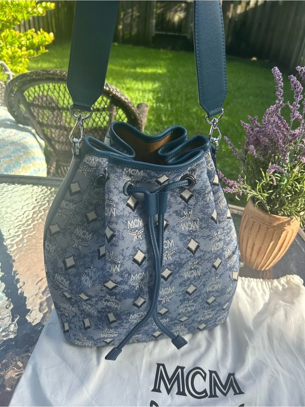 MCM Denim Visetos Dessau Navy Bucketbag Shoulder Bag & Crossbody Purse
